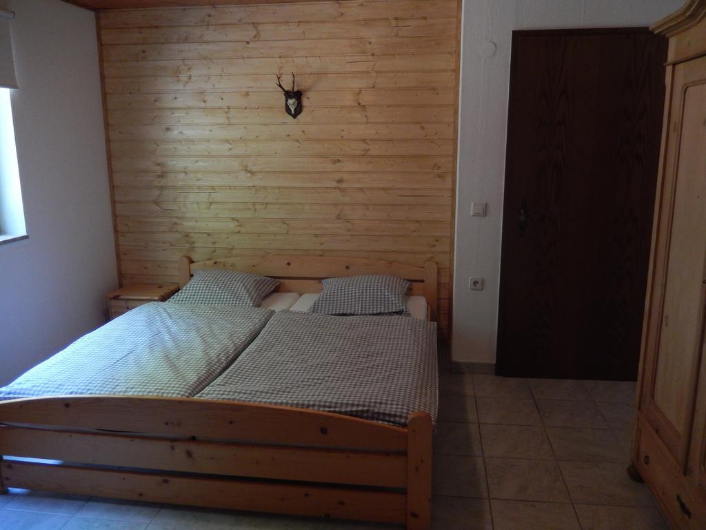 Haus Am Wald Apartman Steindorf am Ossiacher See Szoba fotó