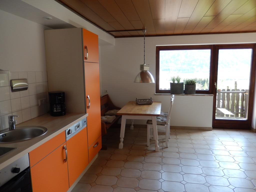 Haus Am Wald Apartman Steindorf am Ossiacher See Szoba fotó